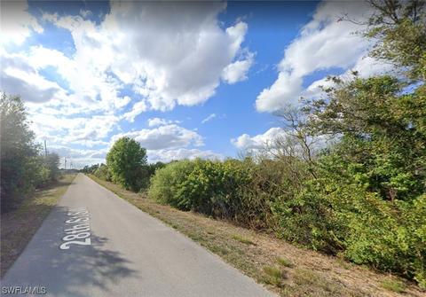 3304 28th St SW, Lehigh Acres, FL 33976