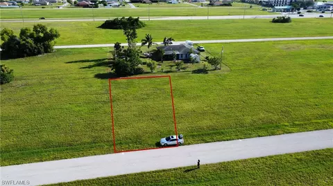 1716 NE 17th St, Cape Coral, FL 33909