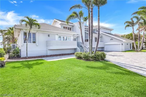 5813 SW 1st Ave, Cape Coral, FL 33914