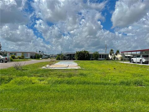5500 Virginia Dare Ln, North Fort Myers, FL 33917
