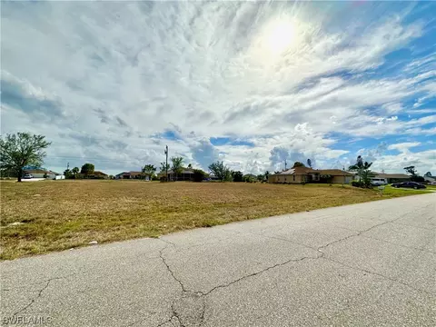 2050 NE 20th Ln, Cape Coral, FL 33909