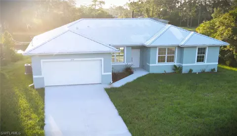 6016 Joy Ct, Labelle, FL 33935