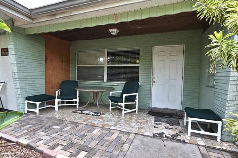 1689 Daniels Dr, North Fort Myers, FL 33917