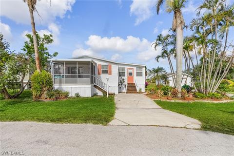 10475 Trotwood Ave, Saint James City, FL 33956