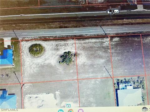 2100 Kismet Pkwy W, Cape Coral, FL 33993