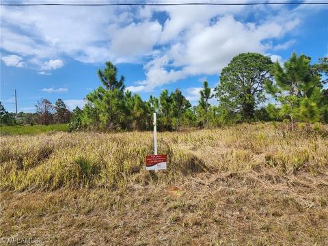 813 Asher St E, Lehigh Acres, FL 33974