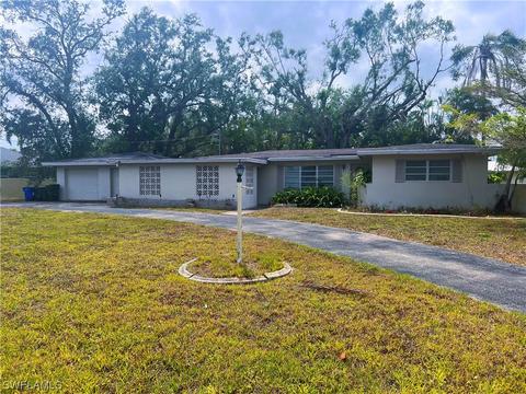 6361 Saint Andrews Cir S, Fort Myers, FL 33919