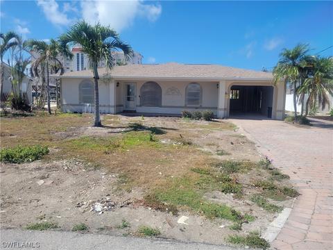 7846 Buccaneer Dr, Fort Myers Beach, FL 33931