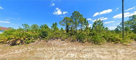 1402 Dixie Ave, Lehigh Acres, FL 33972