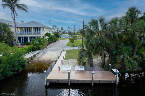 6150 Lake Front Dr, Fort Myers, FL 33908