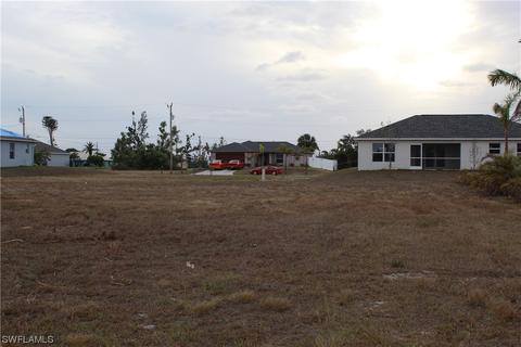 32 SW 21st Ave, Cape Coral, FL 33991