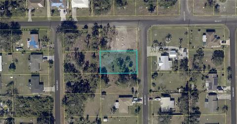 207 Gilbert Ave N, Lehigh Acres, FL 33971