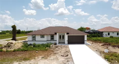 7028 Berwick Cir, Labelle, FL 33935