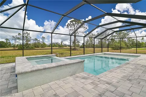 3915 NE 17th Ave, Cape Coral, FL 33909