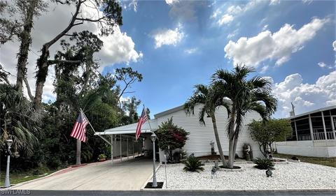 879 Moonlight Dr, North Fort Myers, FL 33917