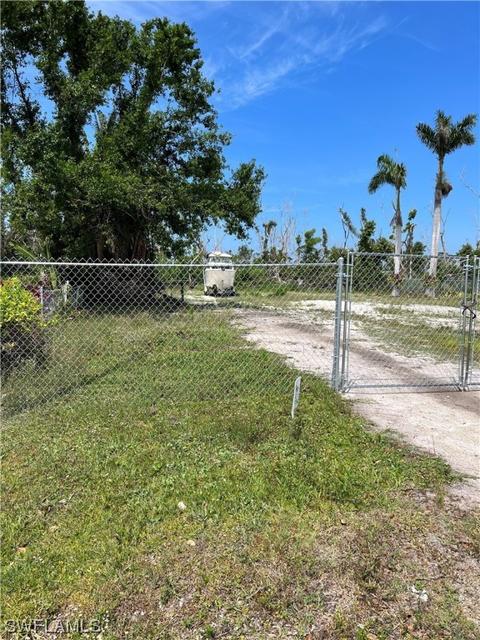 10431 Betsy Pkwy, Saint James City, FL 33956