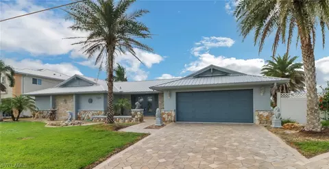 11599 Island Ave, Matlacha, FL 33993