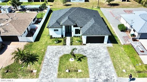 527 Trafalgar Pkwy, Cape Coral, FL 33991