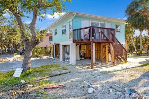 130 Eucalyptus Ct, Fort Myers Beach, FL 33931