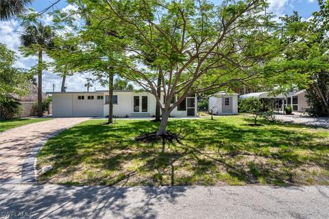 27570 Shore Dr, Bonita Springs, FL 34134