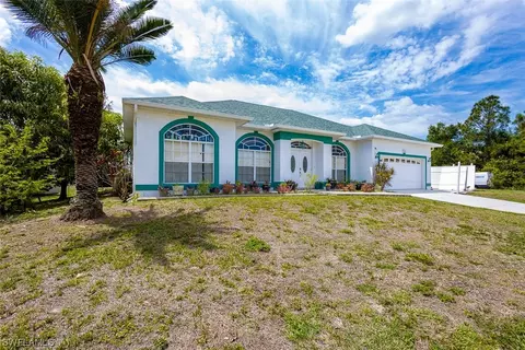 1900 E 6th St, Lehigh Acres, FL 33936