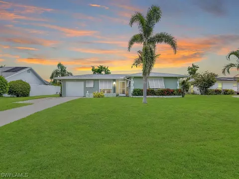 727 SE 43rd St, Cape Coral, FL 33904
