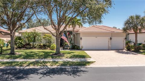 8482 Laurel Lakes Cv, Naples, FL 34119
