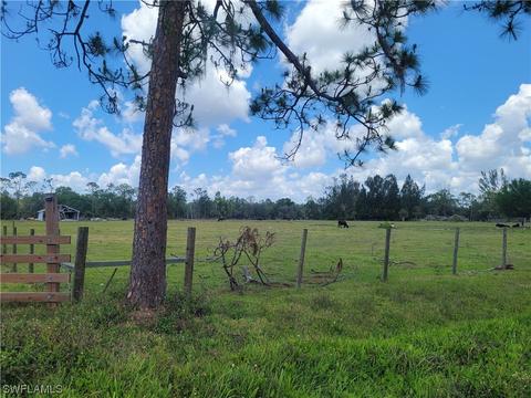 5840 Pangola Rd, Fort Myers, FL 33905