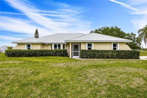 1367 Frontier Cir, Labelle, FL 33935
