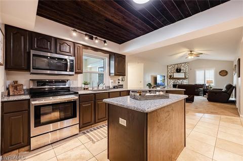 1367 Frontier Cir, Labelle, FL 33935 photo 15