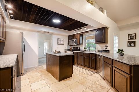 1367 Frontier Cir, Labelle, FL 33935 photo 16