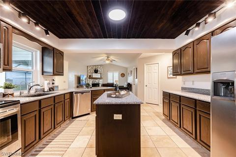 1367 Frontier Cir, Labelle, FL 33935 photo 13