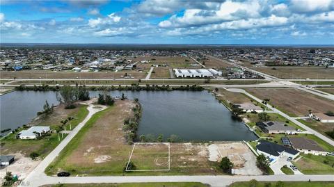 618 NW 30th Pl, Cape Coral, FL 33993