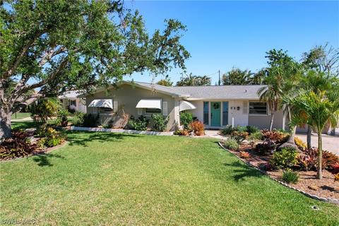 704 Sabur Ct, Cape Coral, FL 33904