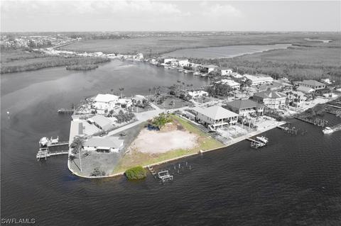 12351 Shoreview Dr, Matlacha, FL 33993