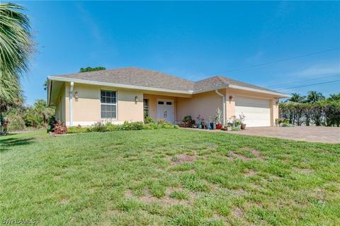 27598 Pinecrest Ln, Bonita Springs, FL 34135