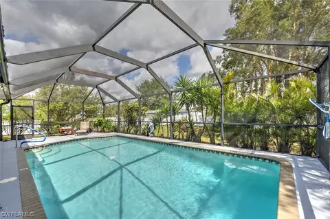 225 Manatee St, Fort Myers, FL 33913