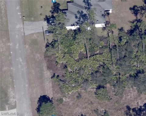 2012 Roosevelt Ave, Lehigh Acres, FL 33920