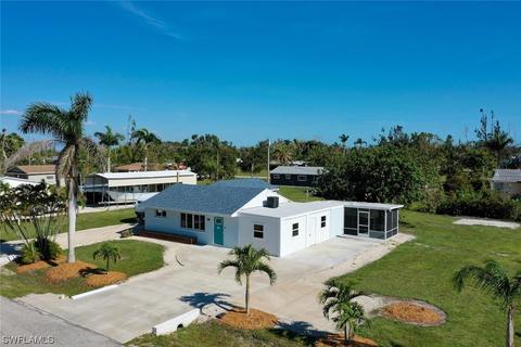 5855 Cubles Dr, Bokeelia, FL 33922