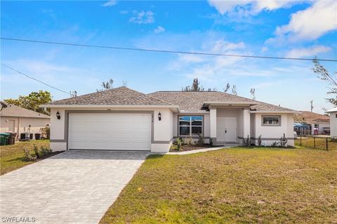 1913 NE 4th Pl, Cape Coral, FL 33909
