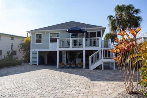 141 Coconut Dr, Fort Myers Beach, FL 33931