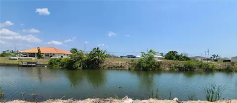 132 NE 25th St, Cape Coral, FL 33909