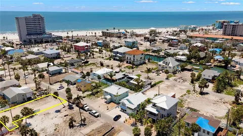 180 Pearl St, Fort Myers Beach, FL 33931