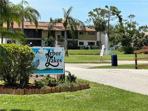 713 Foxlake Dr #5, North Fort Myers, FL 33917