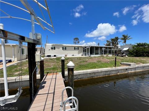 4951 Flamingo Dr, Saint James City, FL 33956