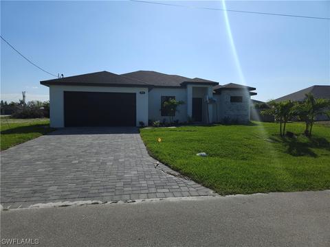 476 NE 3rd Pl, Cape Coral, FL 33909