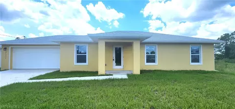 2507 35th St SW, Lehigh Acres, FL 33976