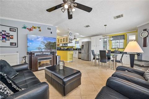 20220 Orange Tree Ln, Estero, FL 33928 photo 2