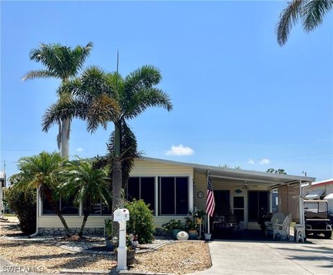 506 Pine Tree Ct, North Fort Myers, FL 33917