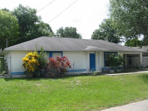 1915 Velasco St, Fort Myers, FL 33916
